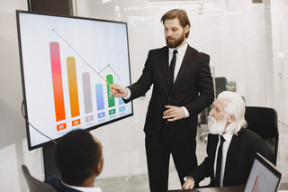 Why Should You Invest in a Leadership Training Service? 5 Key Reasons